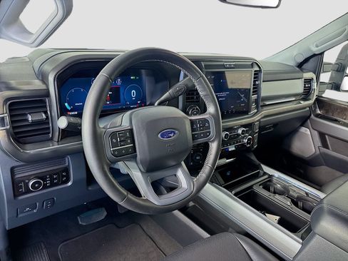 Used 2025 Ford F250 Lariat w/ Lariat Ultimate Package AWD/4WD image 9