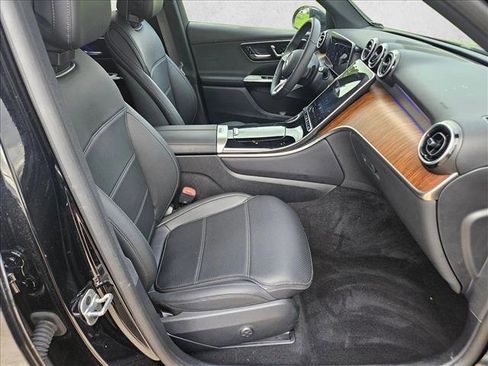 Used 2025 Mercedes-Benz GLC 300 image 17