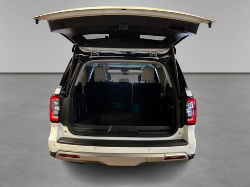 Used 2023 Ford Expedition Max Limited image 13