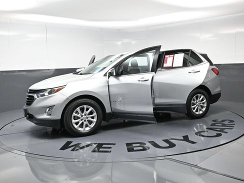 Used 2018 Chevrolet Equinox LT FWD image 19
