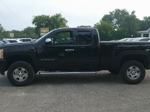 Used 2011 Chevrolet Silverado 1500 LT AWD/4WD image 11