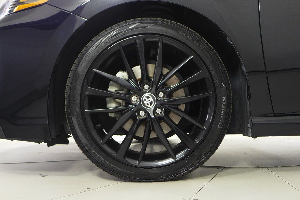 Used 2023 Toyota Camry XSE FWD image 5