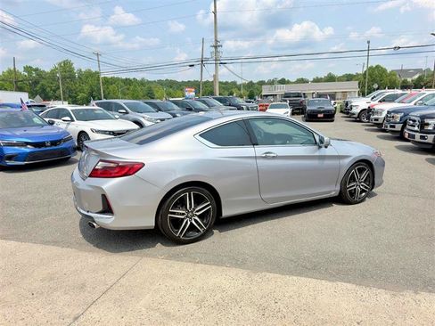 Used 2016 Honda Accord Touring image 5