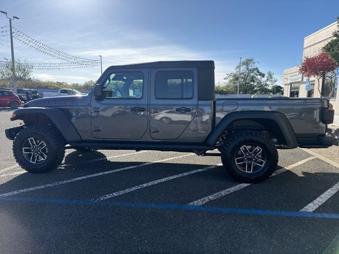 New 2026 Jeep Gladiator Mojave w/ Steel Bumper Group image 11