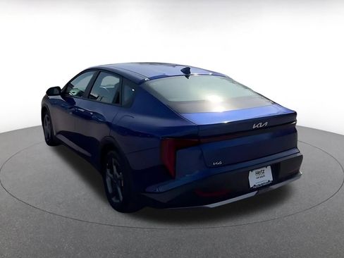 Used 2025 Kia K4 LXS image 11