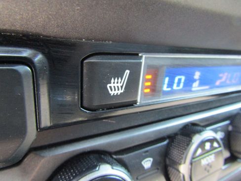 Used 2017 Toyota Tacoma TRD Sport w/ Premium & Technology Package image 29