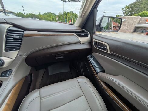 Used 2018 GMC Yukon Denali w/ Denali Ultimate Package AWD/4WD image 17