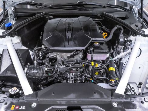 Certified 2026 Genesis G70 2.5T Prestige RWD image 23