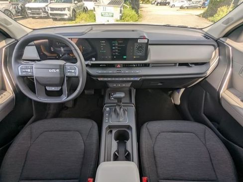 New 2027 Kia Seltos S FWD image 16