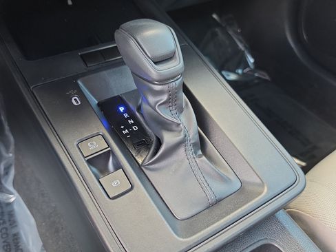 Used 2026 Toyota Corolla Cross L image 26