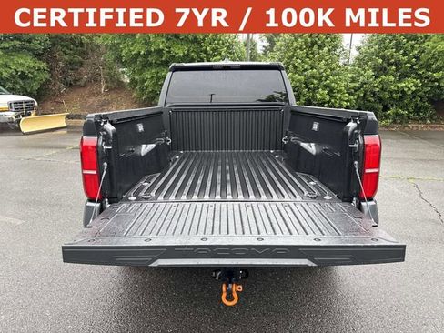 Used 2025 Toyota Tacoma SR5 AWD/4WD image 12