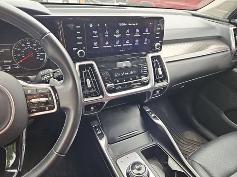Used 2023 Kia Sorento EX w/ Panoramic Sunroof Package AWD/4WD image 19