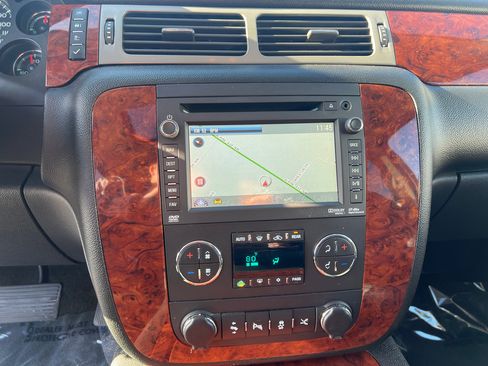 Used 2013 Chevrolet Tahoe LTZ image 24