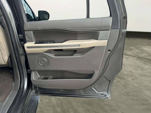 Used 2019 Ford Expedition Max XLT w/ Equipment Group 202A AWD/4WD image 16