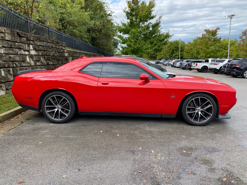 Used 2017 Dodge Challenger R/T Scat Pack w/ Leather Interior Group RWD image 4