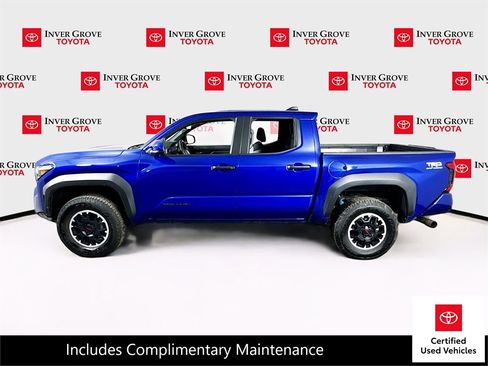 Certified 2024 Toyota Tacoma TRD Off-Road image 8