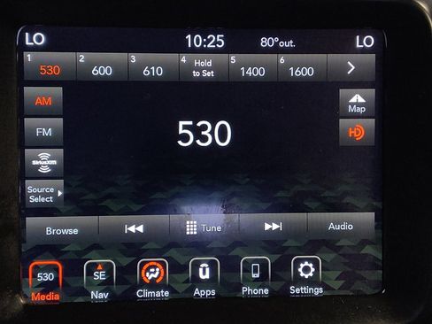 Used 2020 Jeep Renegade Altitude w/ UConnect 8.4 Nav Group FWD image 25