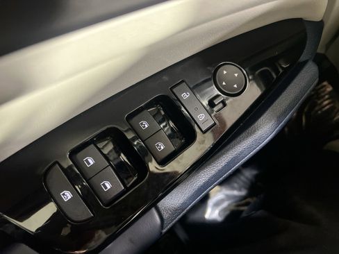 Used 2023 Kia Sportage EX image 28