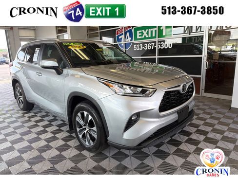Used 2024 Toyota Highlander Limited AWD/4WD image 1