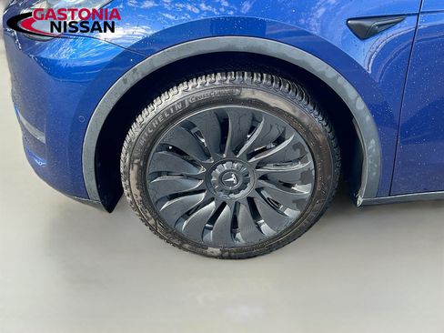 Used 2020 Tesla Model Y Long Range image 38