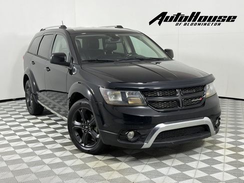 Used 2019 Dodge Journey Crossroad FWD image 1