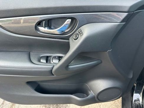 Used 2019 Nissan Rogue S w/ Special Edition Package AWD/4WD image 20