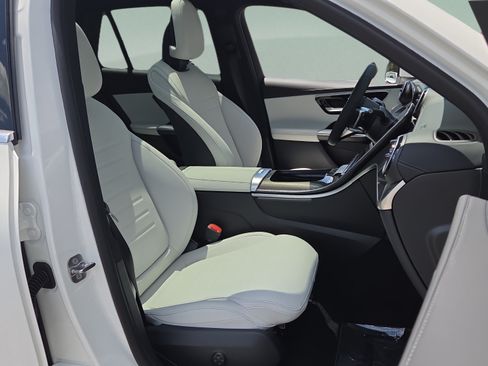 New 2026 Mercedes-Benz GLC 300 image 18