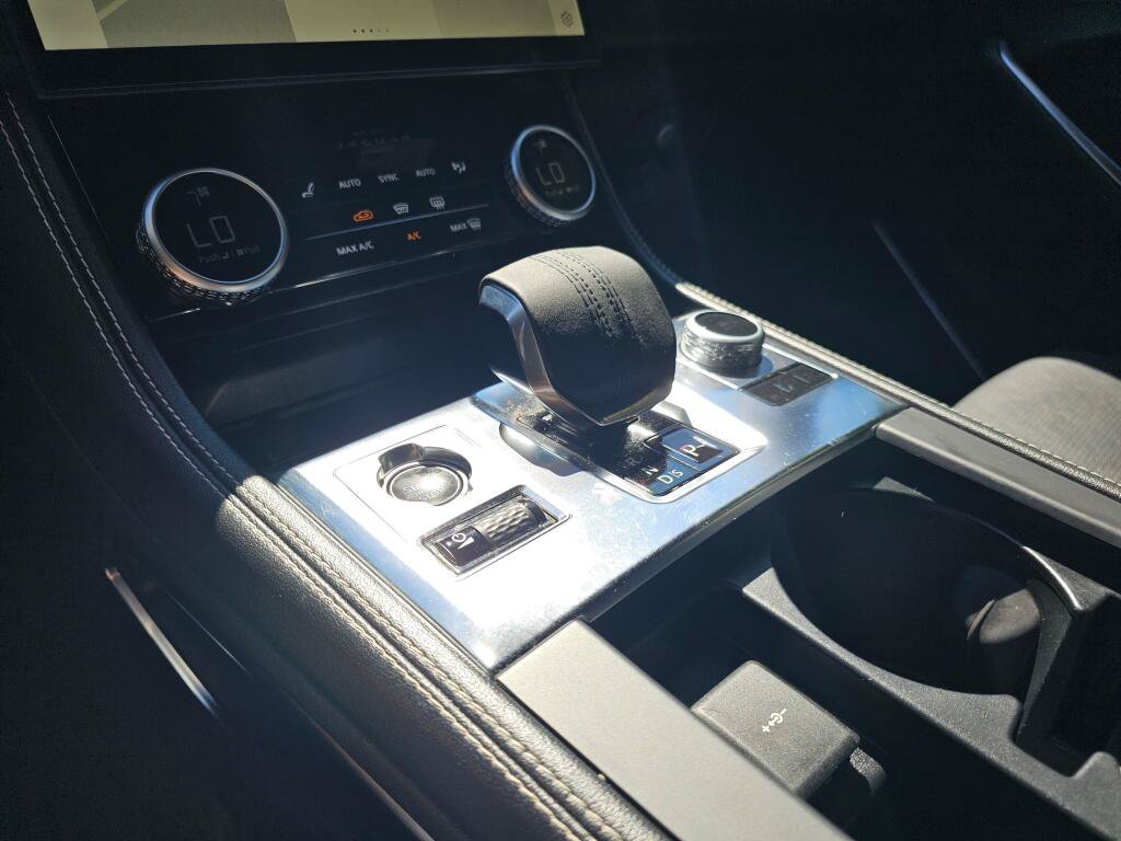 Used 2025 Jaguar F-PACE R-Dynamic S AWD/4WD image 65