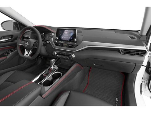 Used 2023 Nissan Altima 2.5 SR w/ SR Premium Package image 10