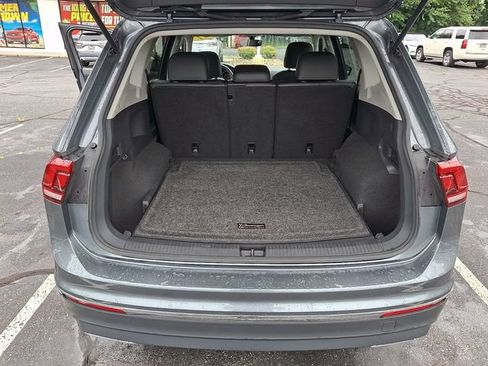 Used 2021 Volkswagen Tiguan SE w/ Panoramic Sunroof Package AWD/4WD image 30