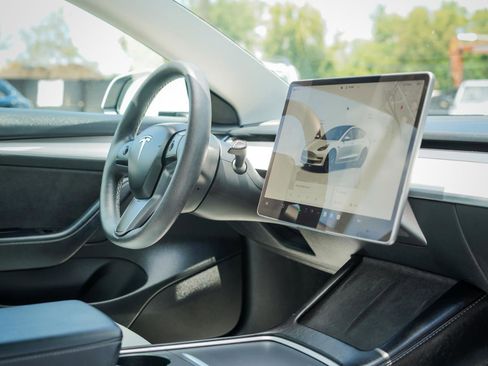 Used 2023 Tesla Model 3 Standard Range RWD image 11