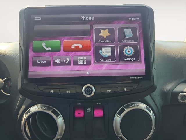 Used 2017 Jeep Wrangler Sahara w/ Connectivity Group AWD/4WD image 24