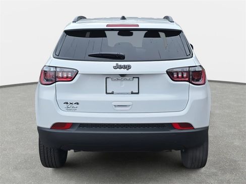 New 2026 Jeep Compass Latitude image 6