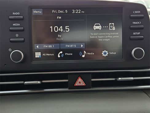 New 2025 Hyundai Elantra SE image 16