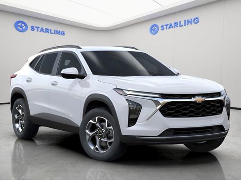 New 2026 Chevrolet Trax LT w/ Driver Confidence Package FWD image 7