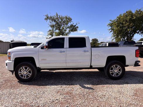 Used 2019 Chevrolet Silverado 2500 High Country w/ Duramax Plus Package AWD/4WD image 2