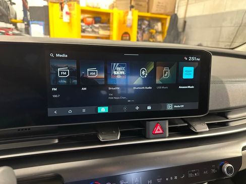 New 2026 Kia Carnival LXS image 23