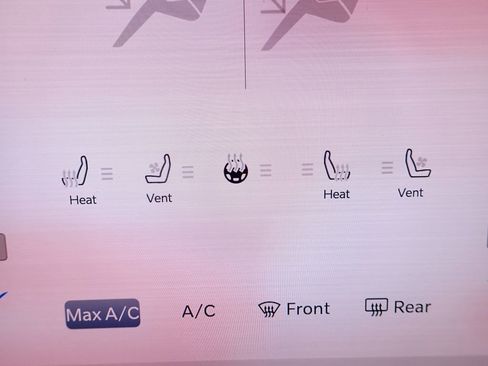 New 2026 RAM 2500 Laramie AWD/4WD image 3