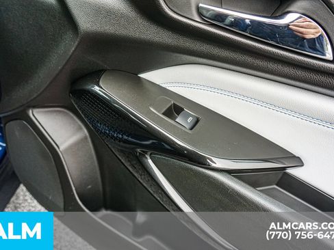 Used 2024 Chevrolet Trax LT w/ LT Convenience Package FWD image 48