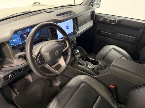 Used 2025 Ford Bronco Badlands AWD/4WD image 4
