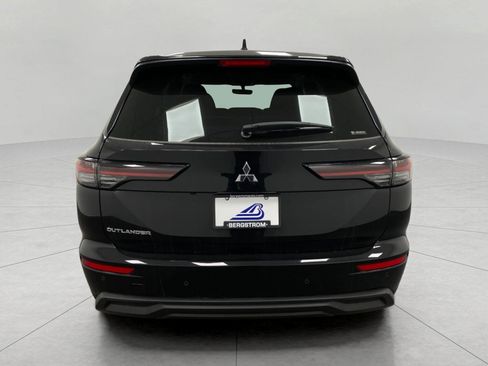 New 2026 Mitsubishi Outlander ES AWD/4WD image 4