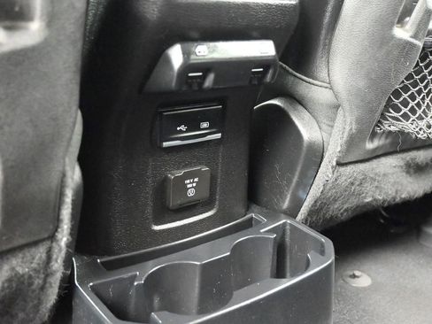 Used 2018 Jeep Wrangler Unlimited Rubicon image 36