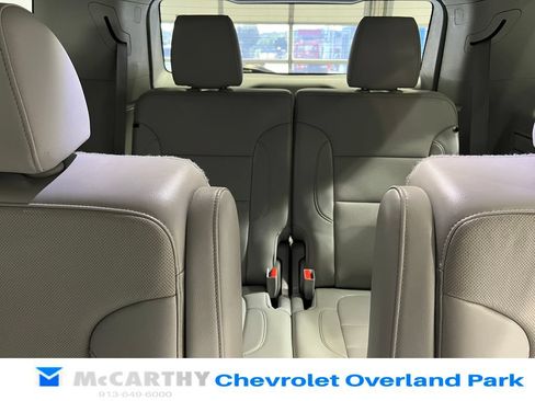Used 2021 GMC Acadia SLT w/ Technology Package FWD image 31