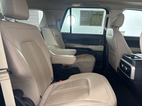 Used 2024 Ford Expedition Limited image 28