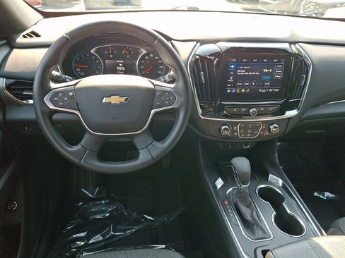 Used 2022 Chevrolet Traverse LT FWD image 10