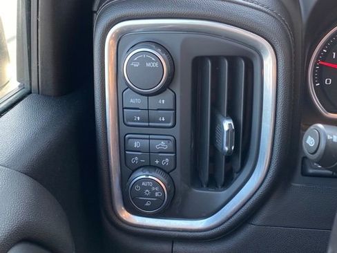 Used 2020 Chevrolet Silverado 2500 High Country w/ Technology Package AWD/4WD image 22