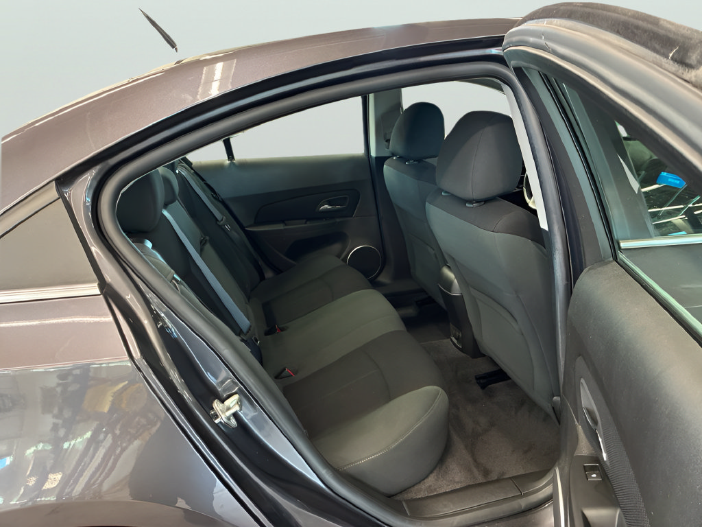Used 2011 Chevrolet Cruze LT FWD image 17