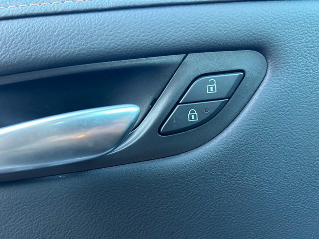 Certified 2024 Cadillac XT4 Luxury w/ Cold Weather Package FWD image 18