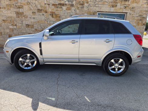 Used 2013 Chevrolet Captiva Sport LT FWD image 1
