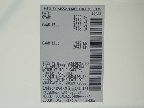 Used 2024 Nissan Altima 2.5 SV FWD image 30